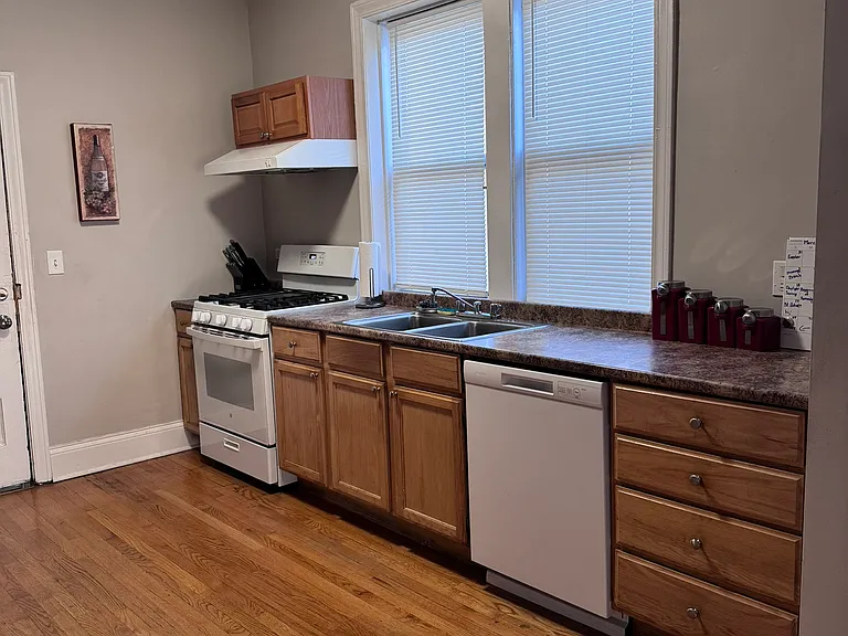 4655 N Drake Ave #2 — Photo 9