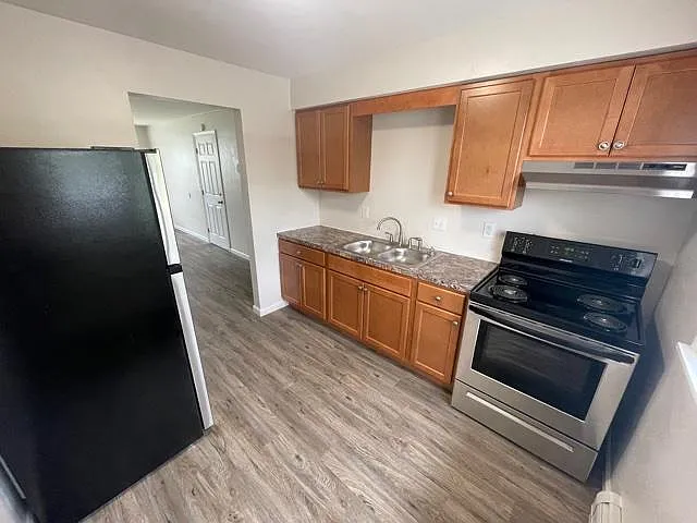 402 Caroline Ave #11 — Photo 6
