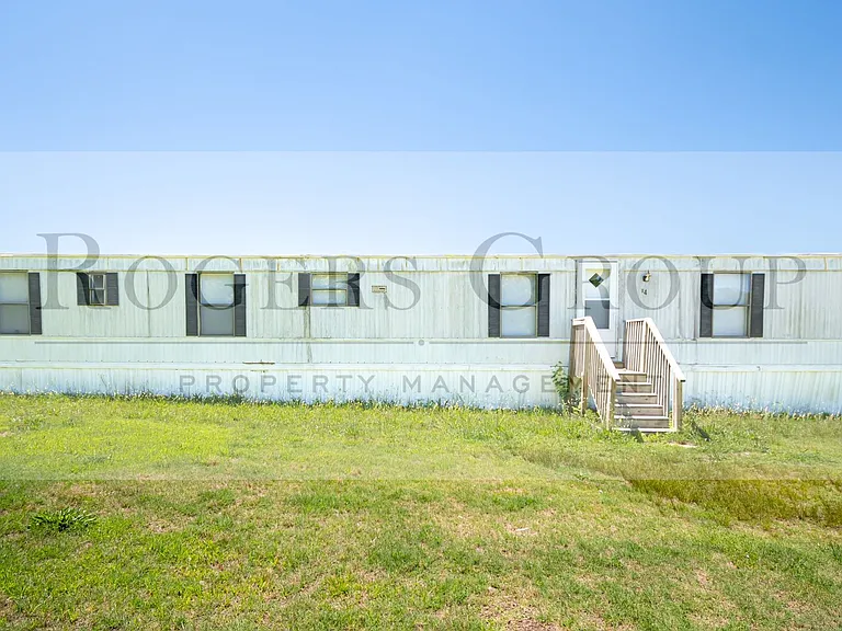 385 Julian Smith Rd #4 — Photo 1