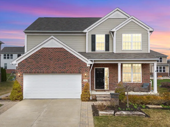 57662 Village Dr, New Hudson, MI 48165