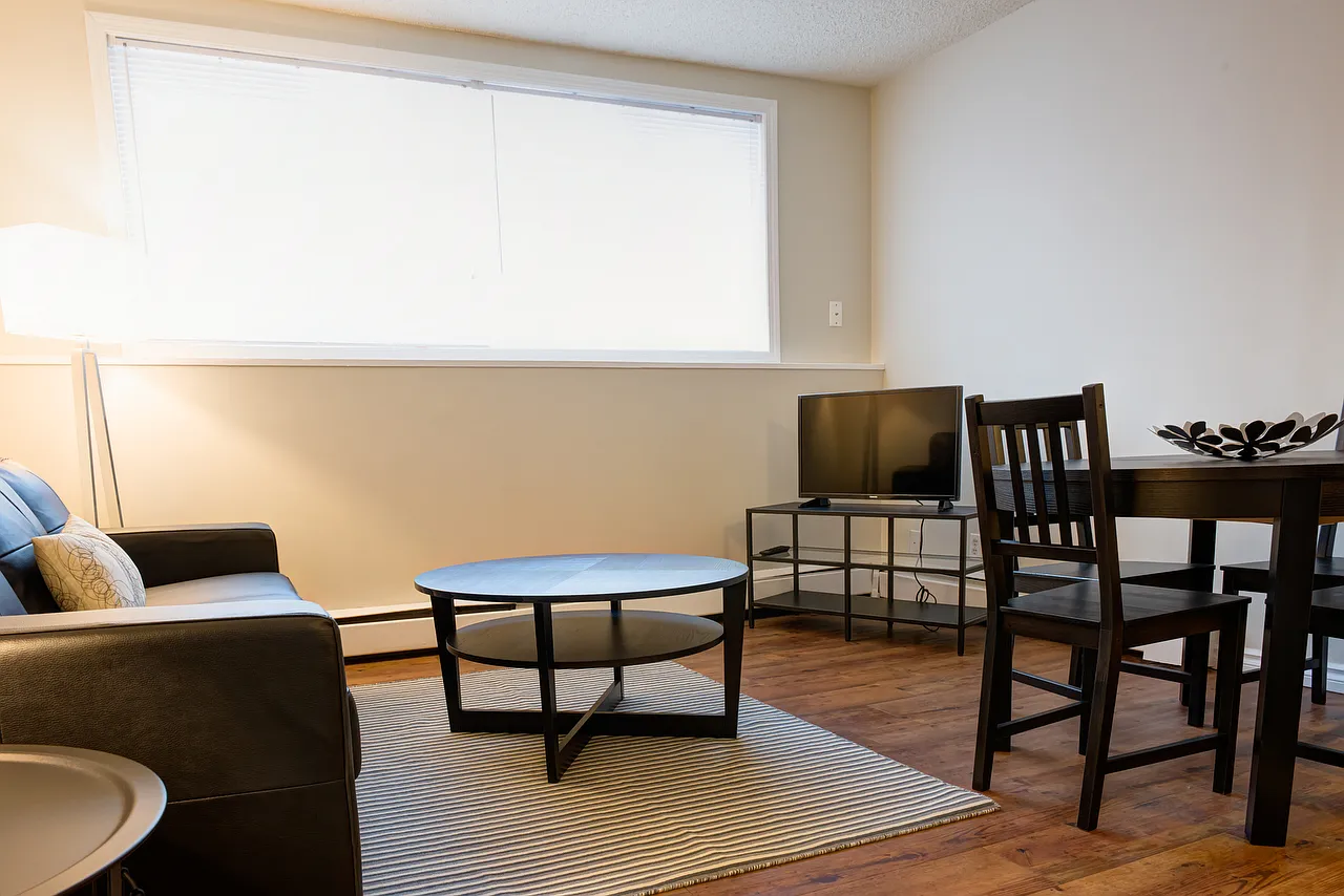 Parkland Apartments — Photo 2