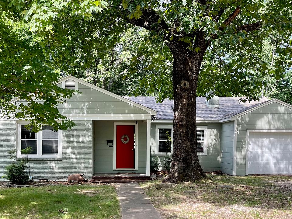 1st image of 1137 N Hillcrest Ave