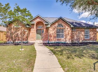 7405 Armstrong Ln, Rowlett, TX 75089
