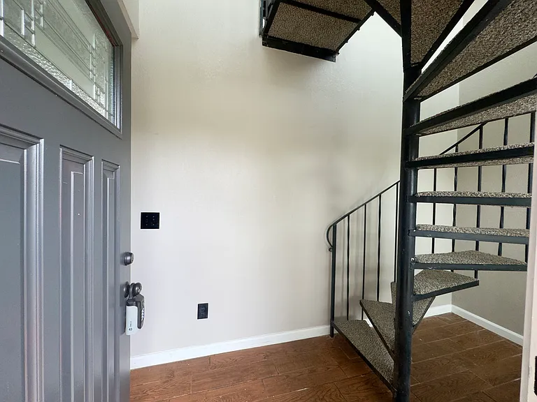 14002 Crossing Way E — Photo 19