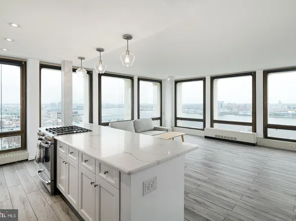 200 Locust St APT 24D, Philadelphia, PA 19106