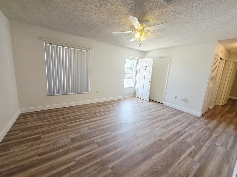 8346 10th Way N — Photo 9