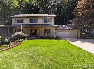 1930 Camrose Ct SW, Wyoming, MI