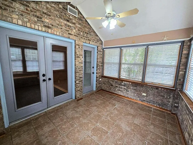 401 Evans Rd — Photo 24