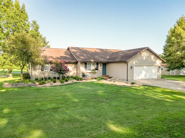 10468 Chayla Rd, Marion, IL 62959