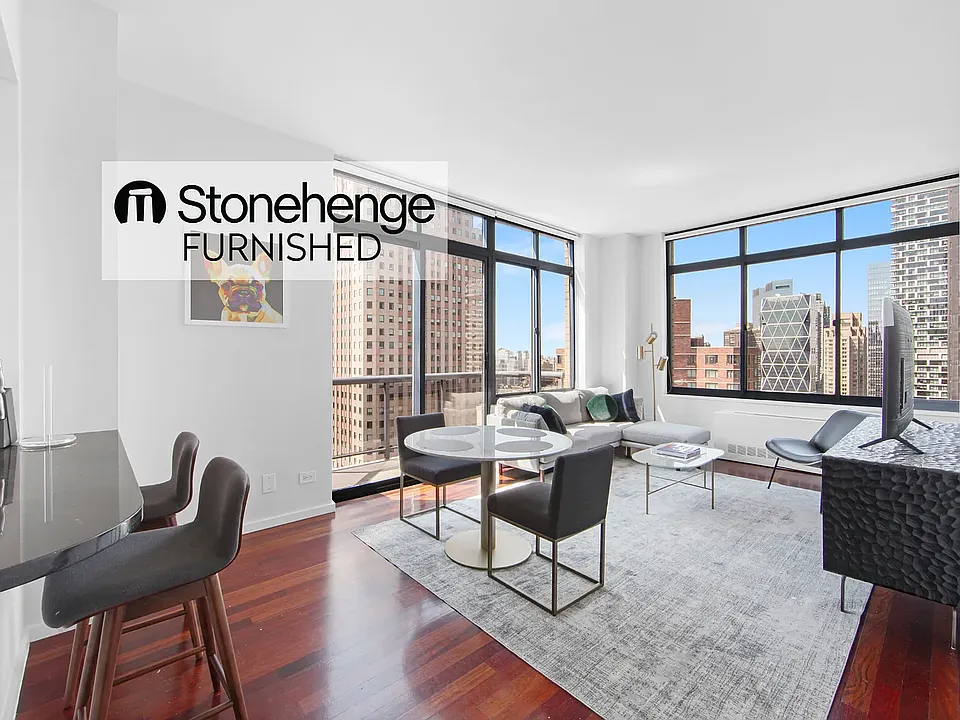 235 W 48th St #43L