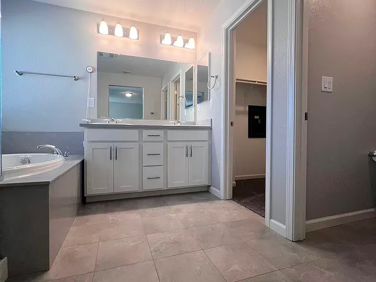 2727 Mabry Dr — Photo 13