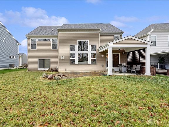 4th image of 2106 Silver Linden Dr