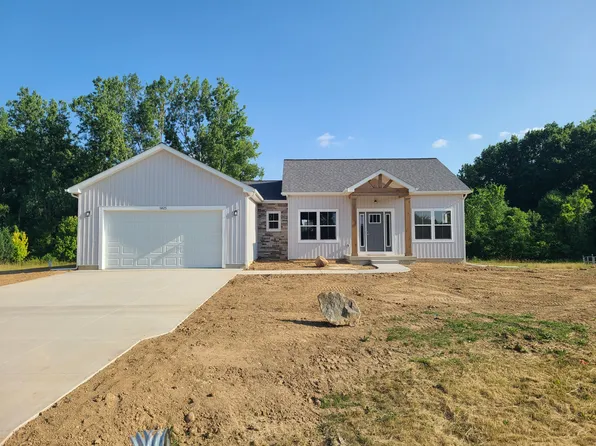 5825 N Lake Rd, Clarklake, MI 49234