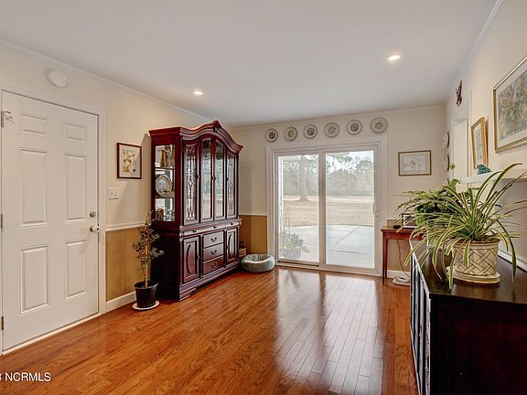 5th image of 526 Bedford Forest Dr