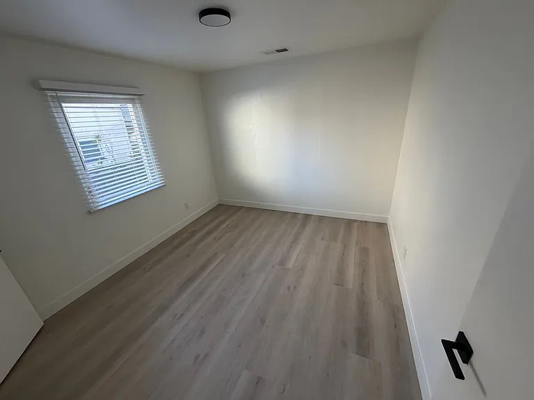 2519 Columbia Street — Photo 42