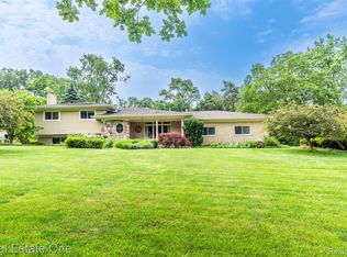 915 Brantford Rd, Rochester, MI 48306