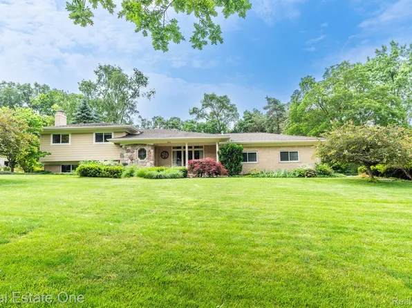 915 Brantford Rd, Rochester, MI 48306