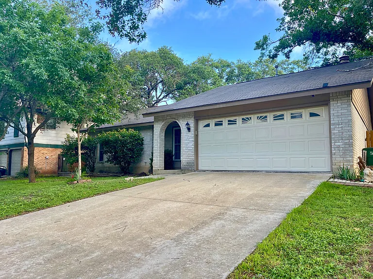9247 Ridge Grove St — Photo 3