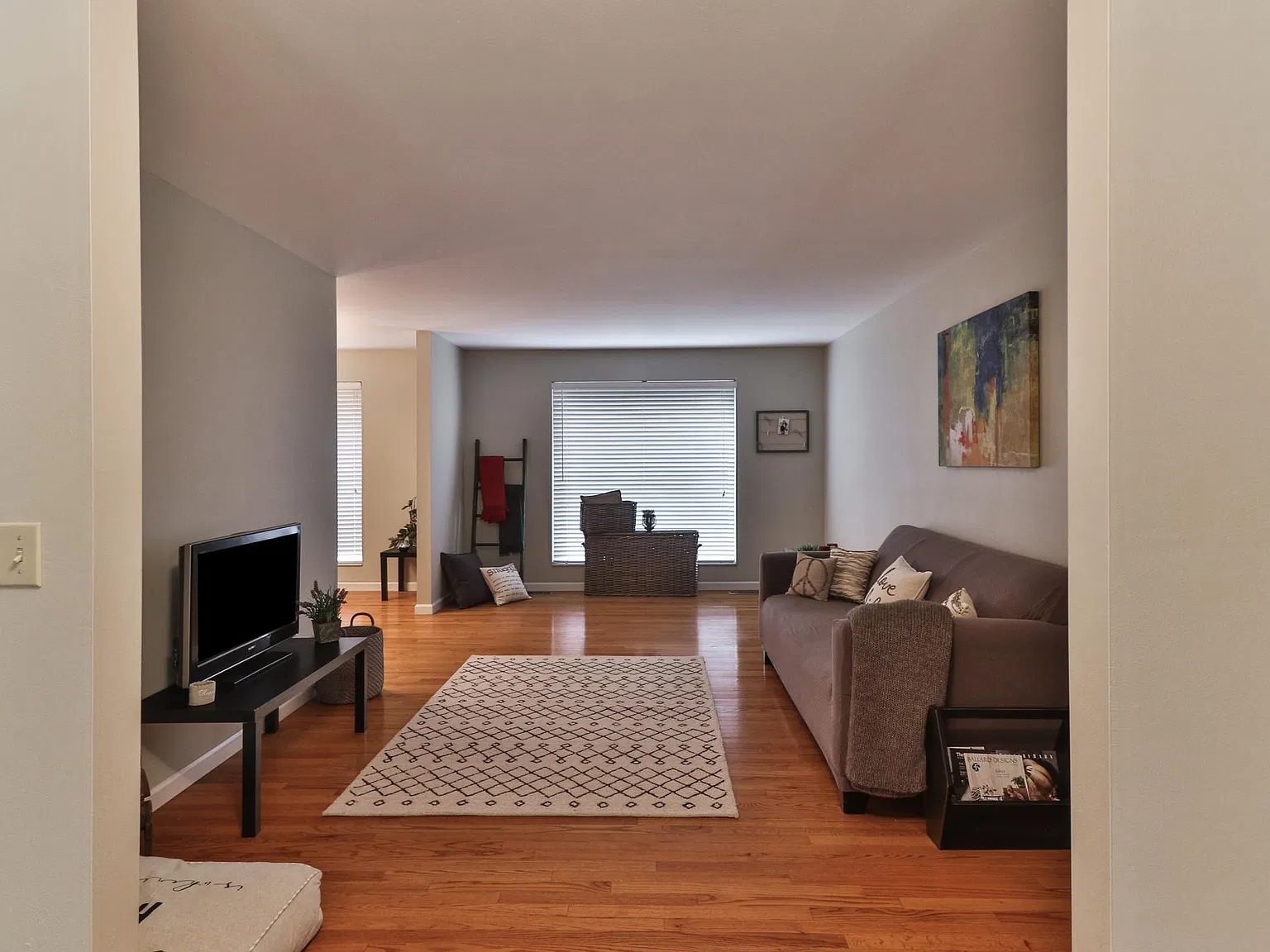 421 Brooktree Dr — Photo 3