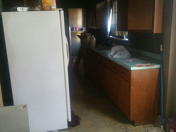 5th image of 1055 N Avalon St