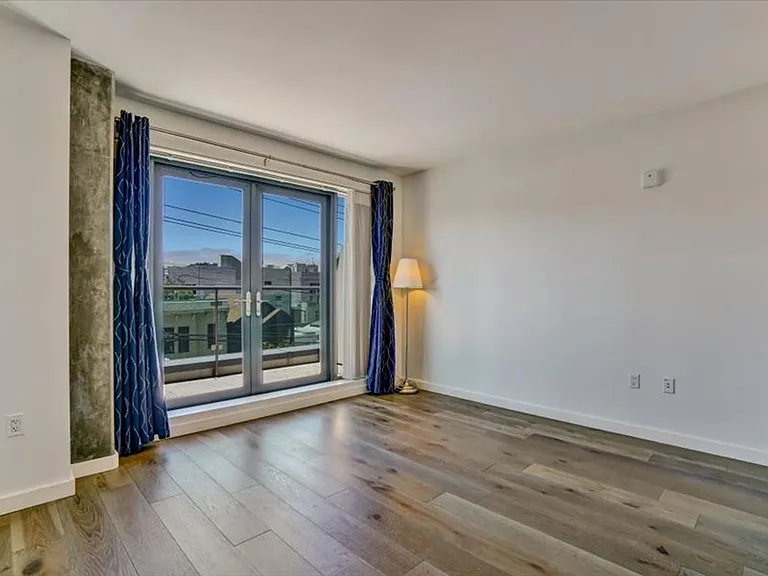 2125 Bryant St #308 — Photo 16
