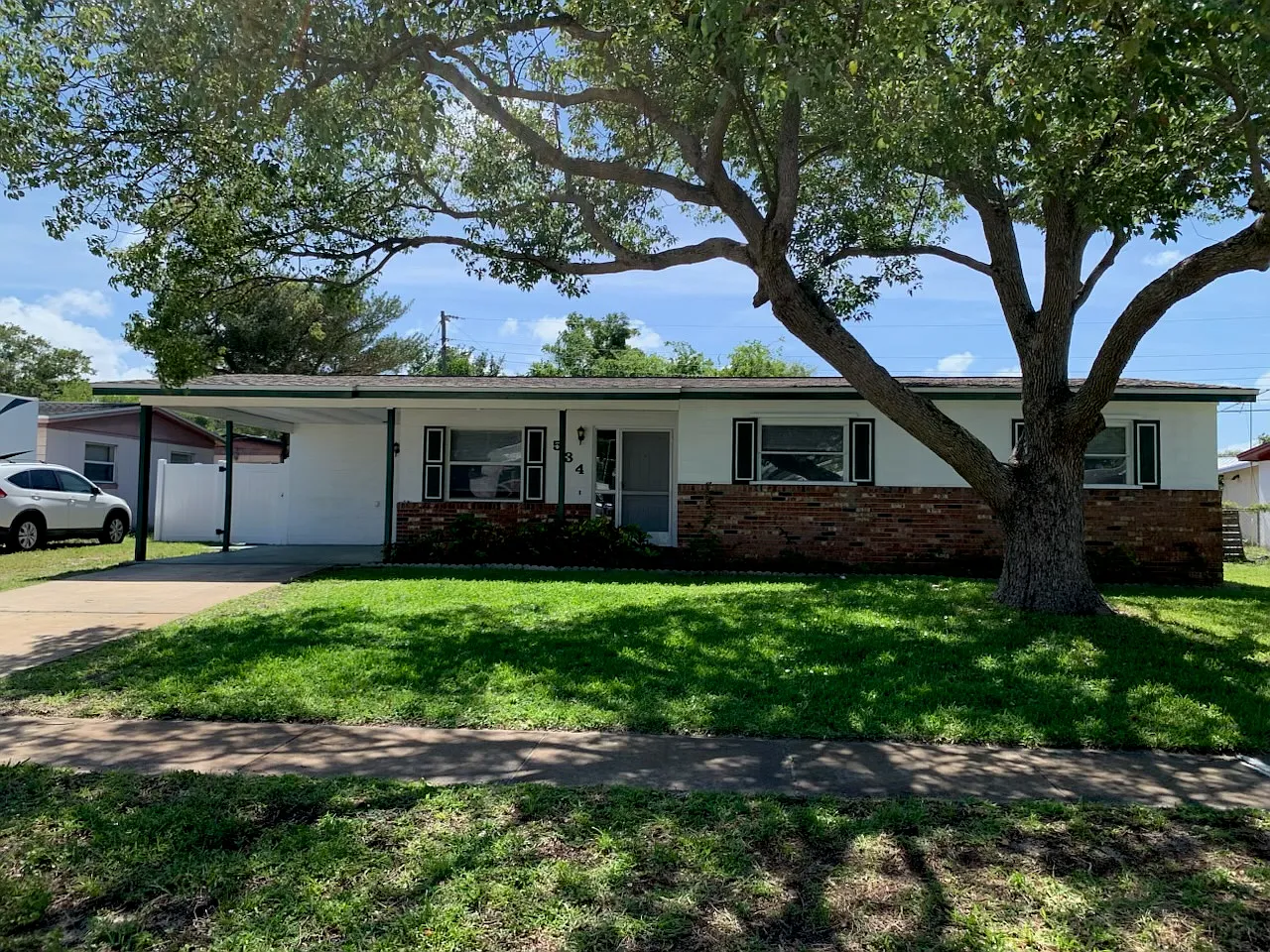3 bed, 996 sqft, $1,700 — Photo 1
