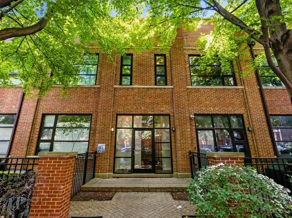 2105 W Concord Pl APT 4, Chicago, IL 60647