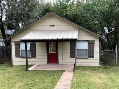 110 S Van Buren Ave, Blanchard, OK, 73010
