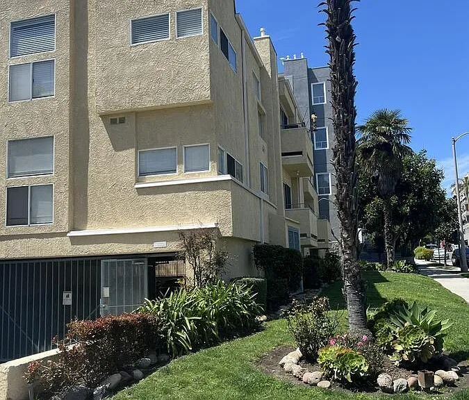1251 Wellesley Ave #104 — Photo 3