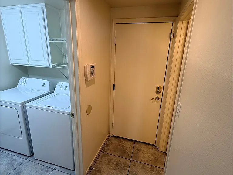 925 Lexington Cross Dr — Photo 14