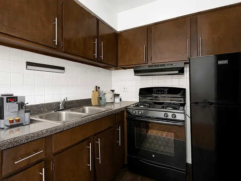 455 W. Wellington — Photo 6