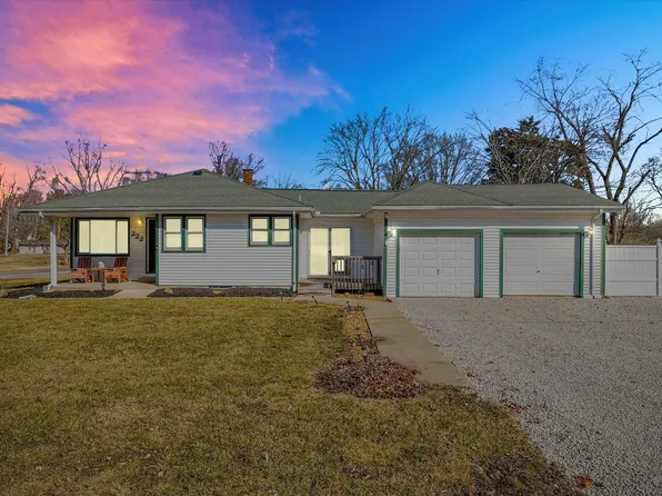 222 E Ethel St, Saint Joseph, IL 61873