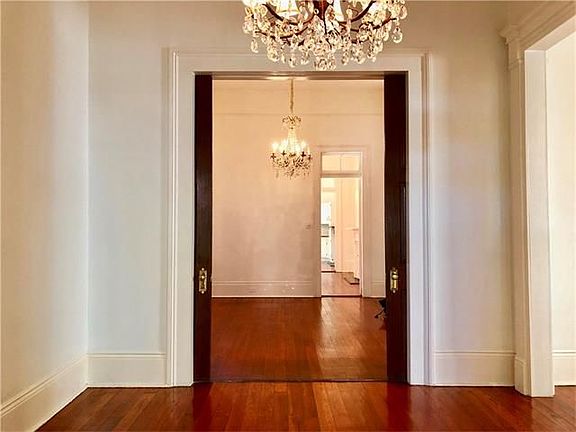 5th image of 716 Esplanade Ave