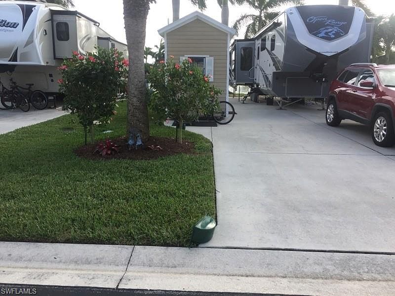 2nd image of 1209 Diamond Lake Cir