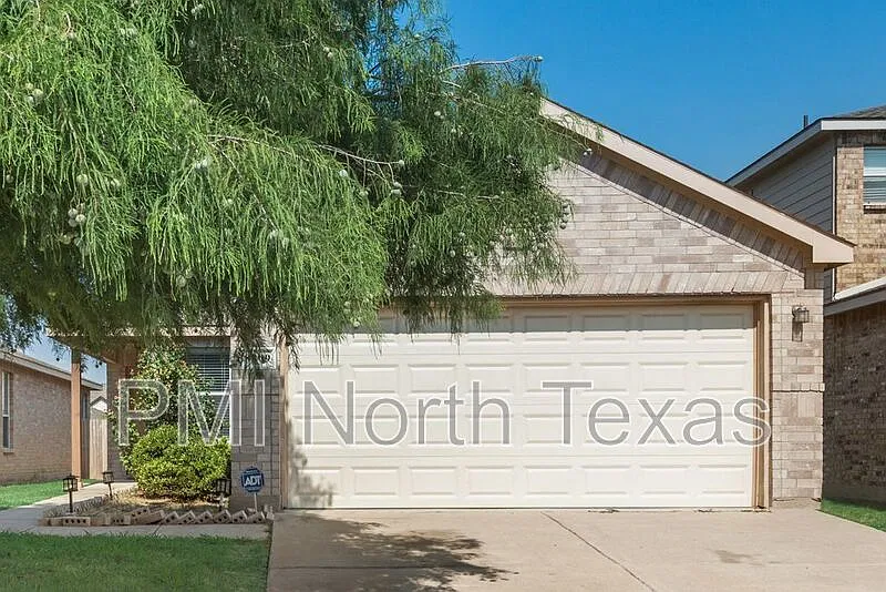 8809 Valley River Dr