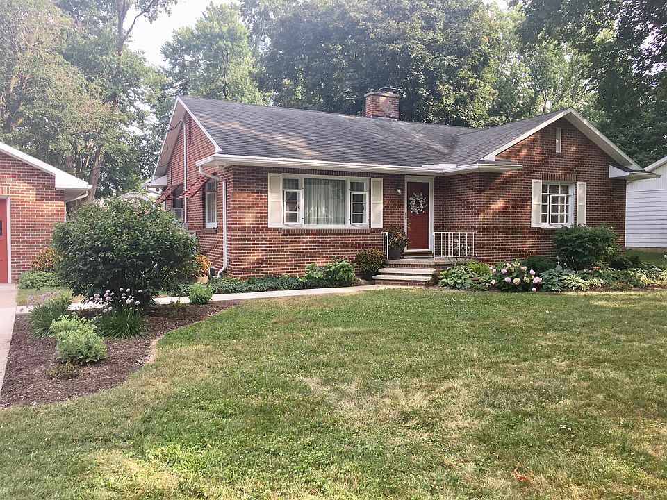 1st image of 1825 Elm Dr