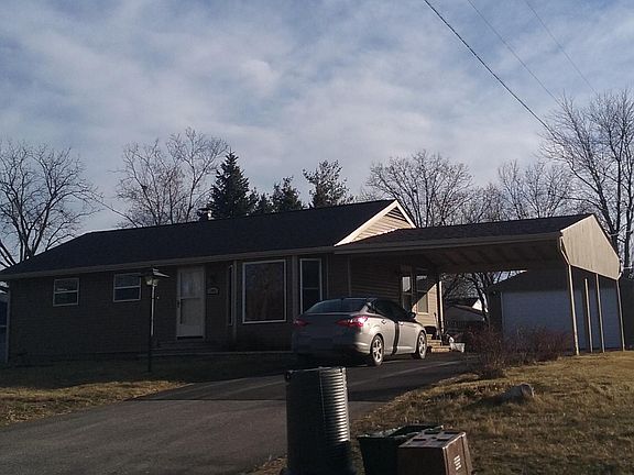 3rd image of 1003 Emerald Ln