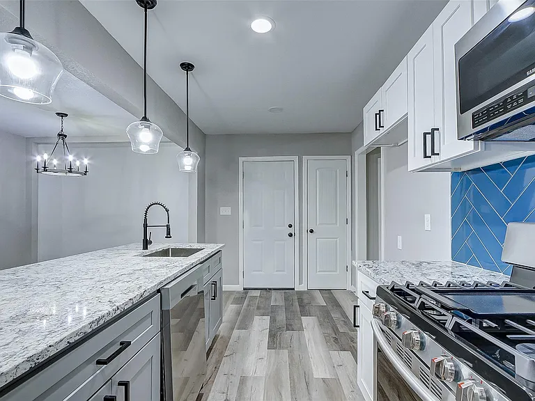 5914 Carew St — Photo 16