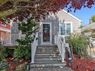 20 Lenox Pl, Freeport, NY 11520