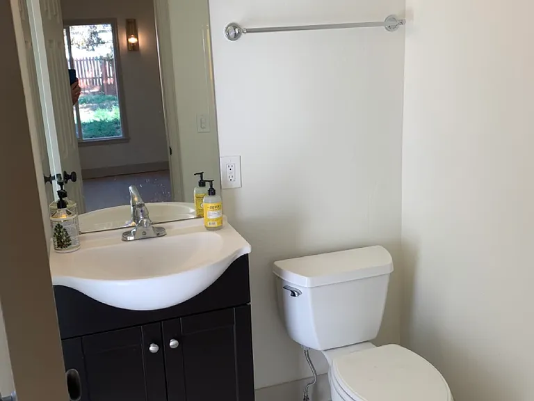 1st Floor bedroom #1 bathroom