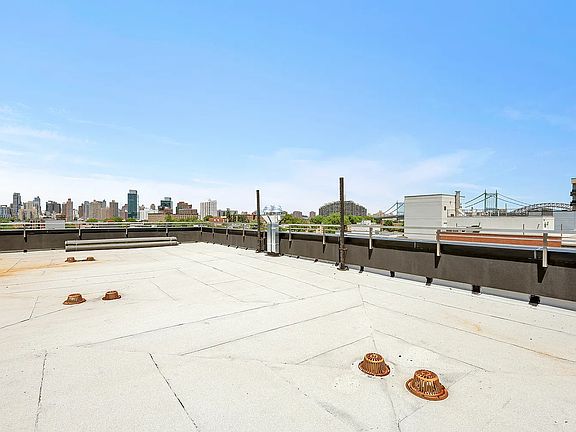 4th image of 29-10 21st St #201