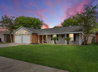 10111 Stonemont Rd, La Porte, TX 77571