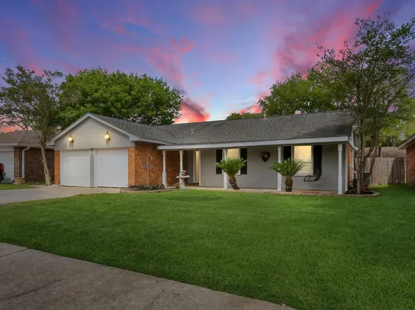 10111 Stonemont Rd, La Porte, TX 77571