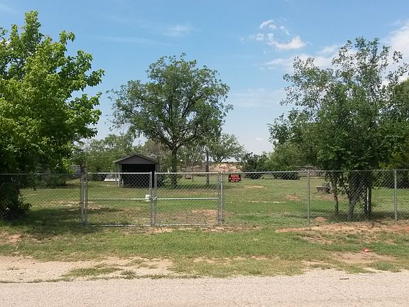 1/2 acer, elect. water, fenc