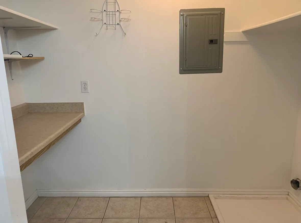 3 bed, 1200 sqft, $1,400 — Photo 1