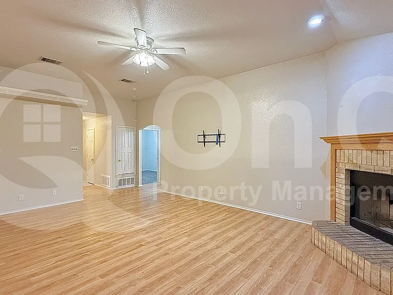 4202 Jake Spoon Dr — Photo 8