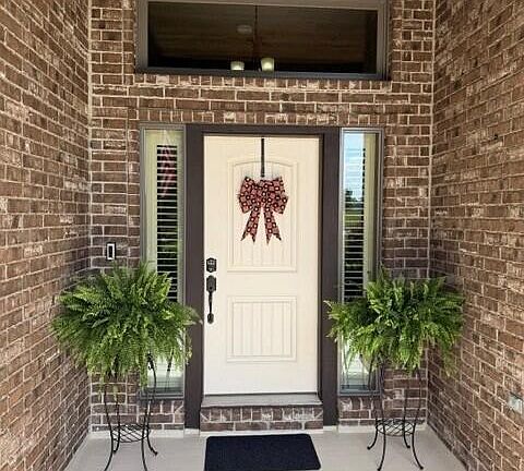 4th image of 120 Bethpage Court