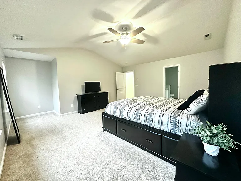 231 Stobhill Ln — Photo 16