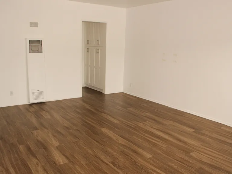 1405 Amherst Ave #208 — Photo 9