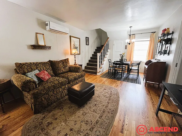 Vintage Cottages in the heart of Downtown Bakersfield! — Photo 2